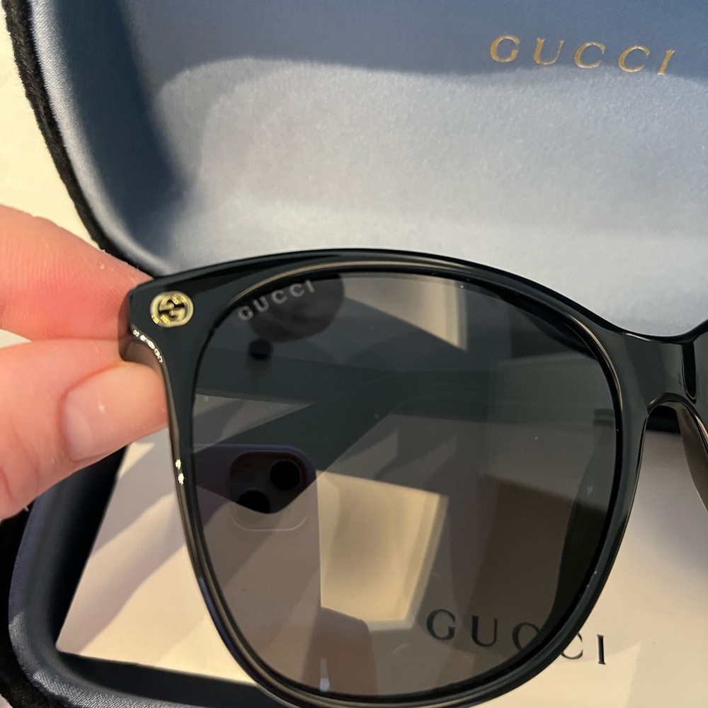 Gucci Eyewear Round Frame Sunglasses Black - Picture 4 of 11